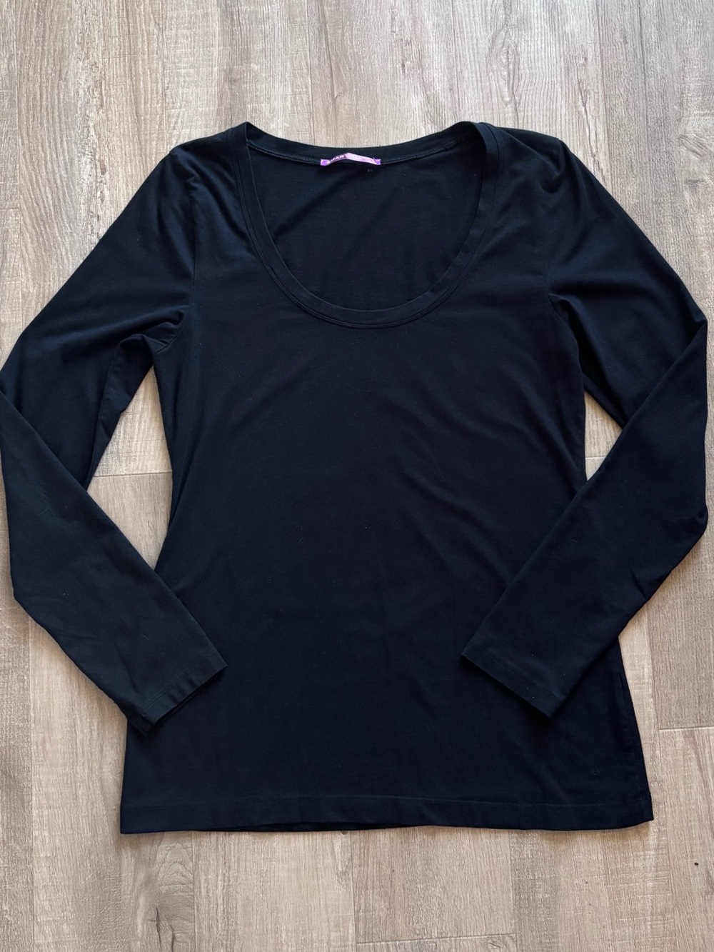 Smart Set Long Sleeve Scoop Neck Top in Black